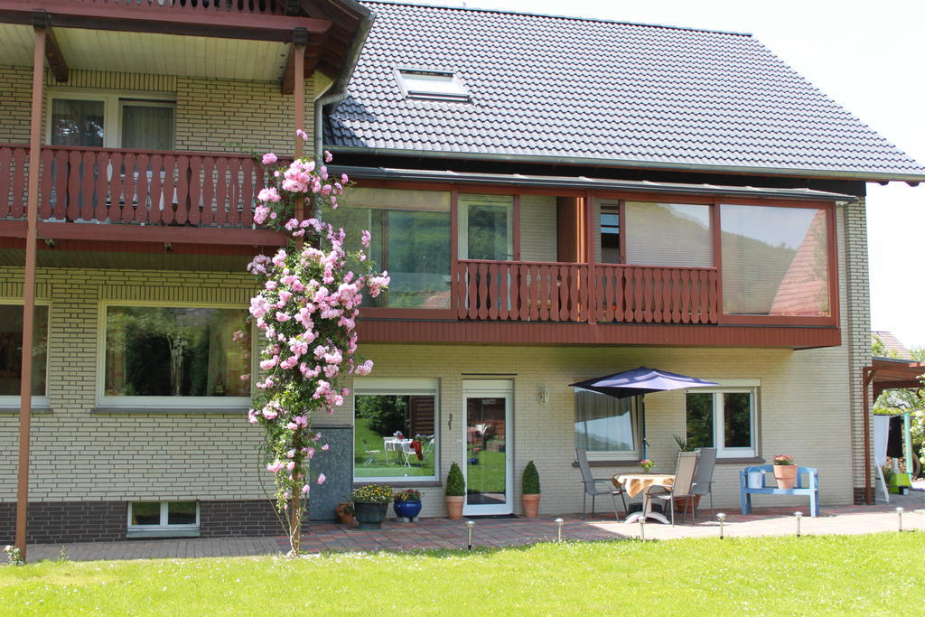 Ferienquartier Waldblick Hotell Lügde Exteriör bild