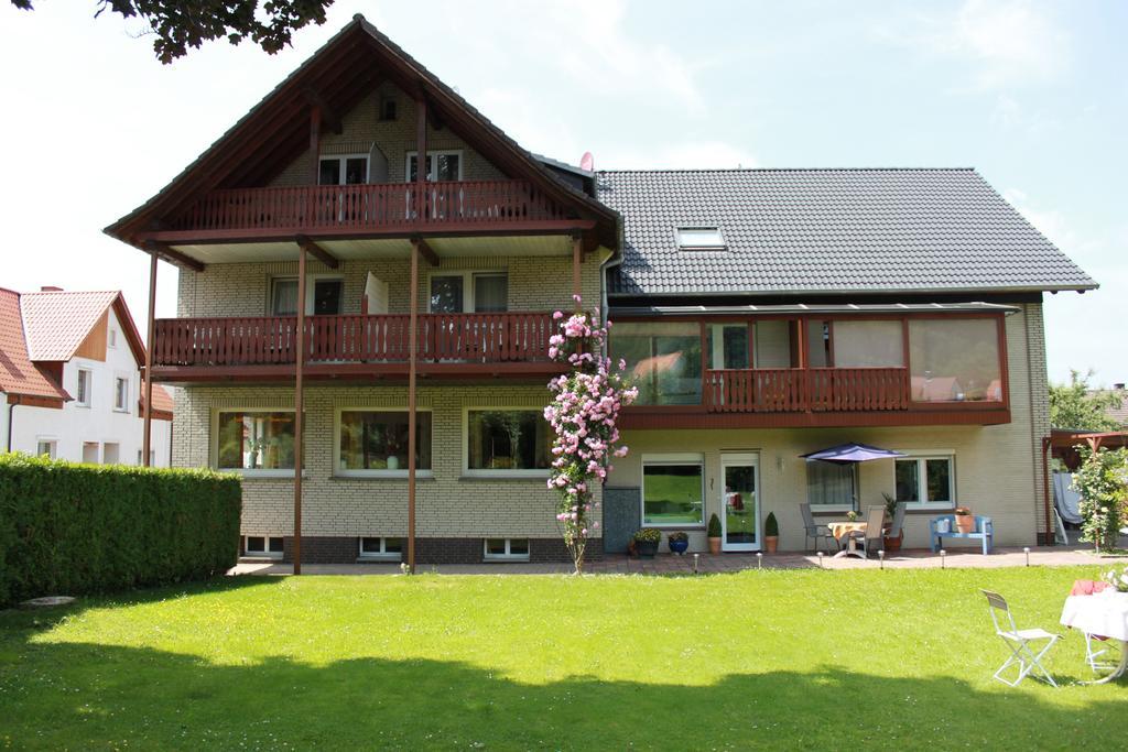 Ferienquartier Waldblick Hotell Lügde Exteriör bild